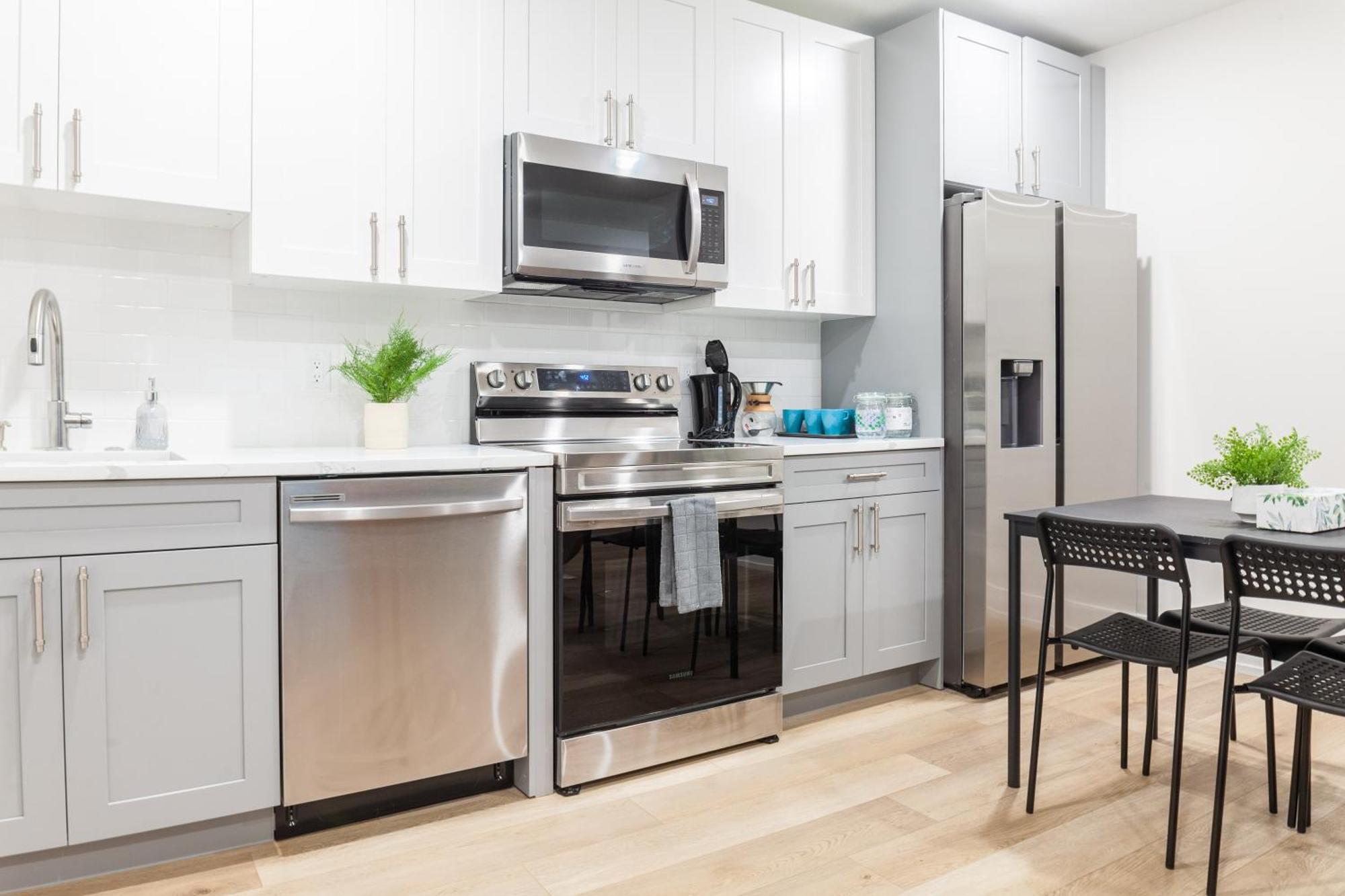 Apartment Premier 3br3bath-wd-desk-wifi,sleeps8 *
