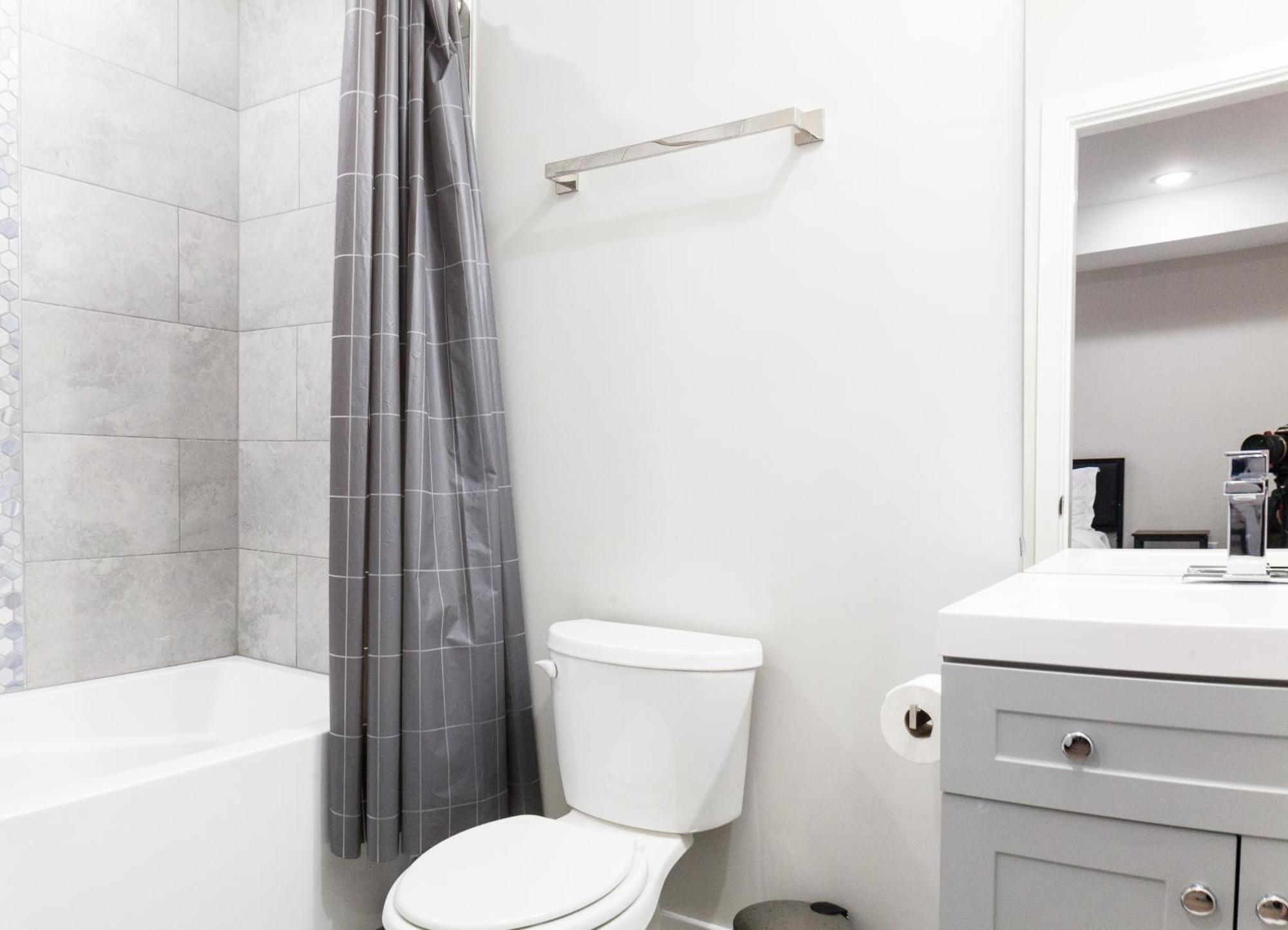 Premier 3br3bath-wd-desk-wifi,sleeps8 * Philadelphia